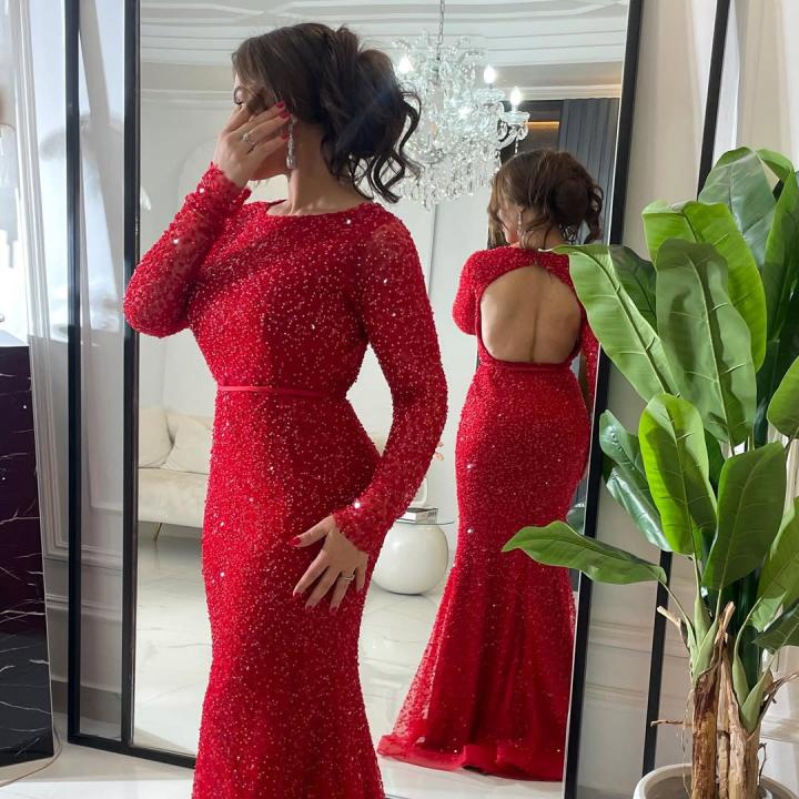 بدلة سهرة مشكوكة كاملة